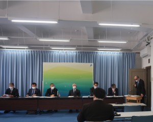 記者会見①